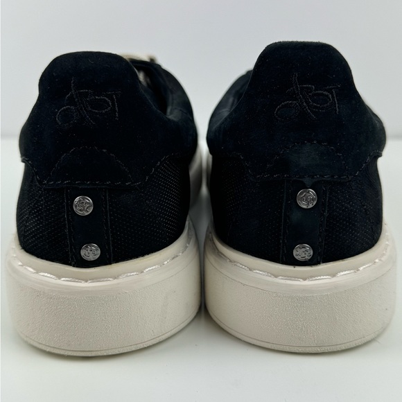 OTBT “Normcore” Women’s Sneakers size 10, Black, New in Box (No Lid) - Picture 5 of 13